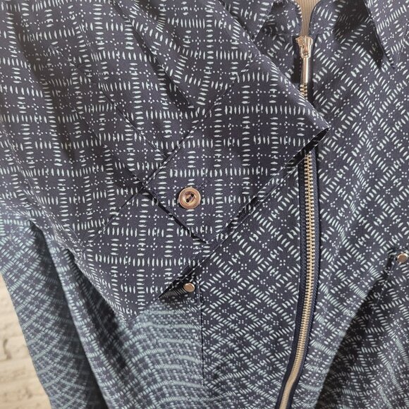 Catherines Plus Size 2X Blue Geometric Top 3/4 Sleeve Quarter Zip GEO58XE - Picture 5 of 9